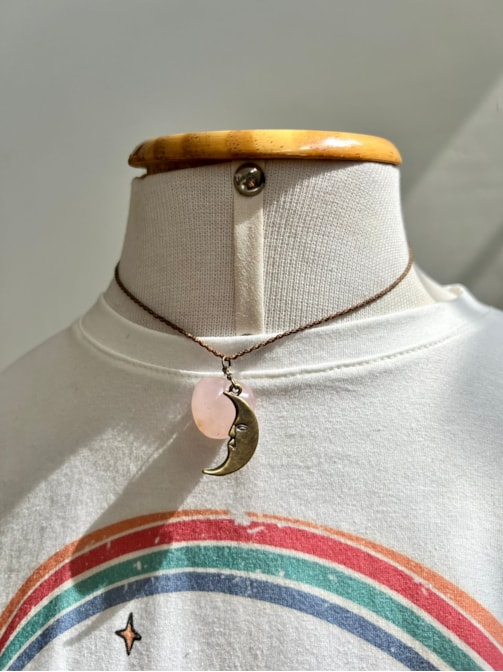 Kit 2 Colares Sol e Lua com Sodalita e Quartzo Rosa