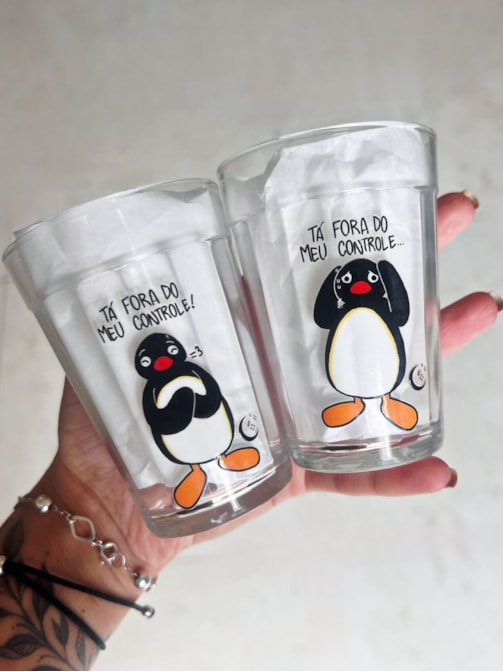 Kit 2 Copos Pinguim fora do controle - Vidro 190ml