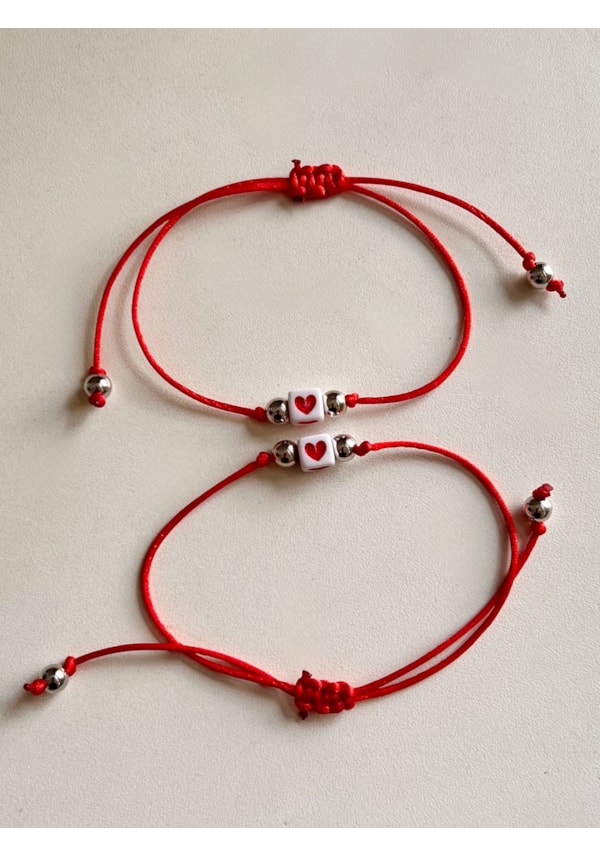 Kit 2 Pulseiras Akai Ito Cubo Coração
