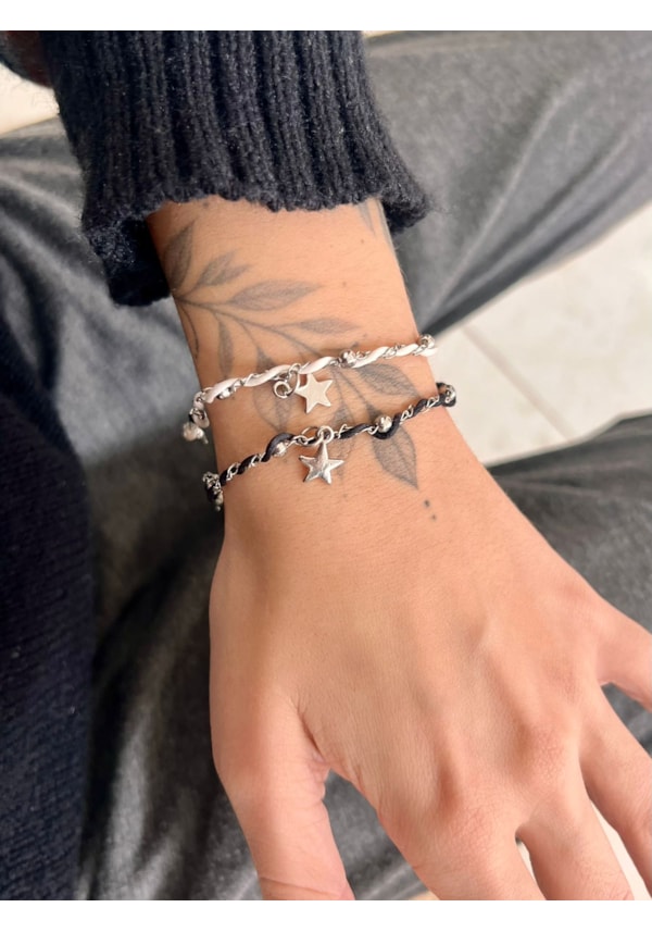Kit 2 Pulseiras Estrelas Branca e Preta