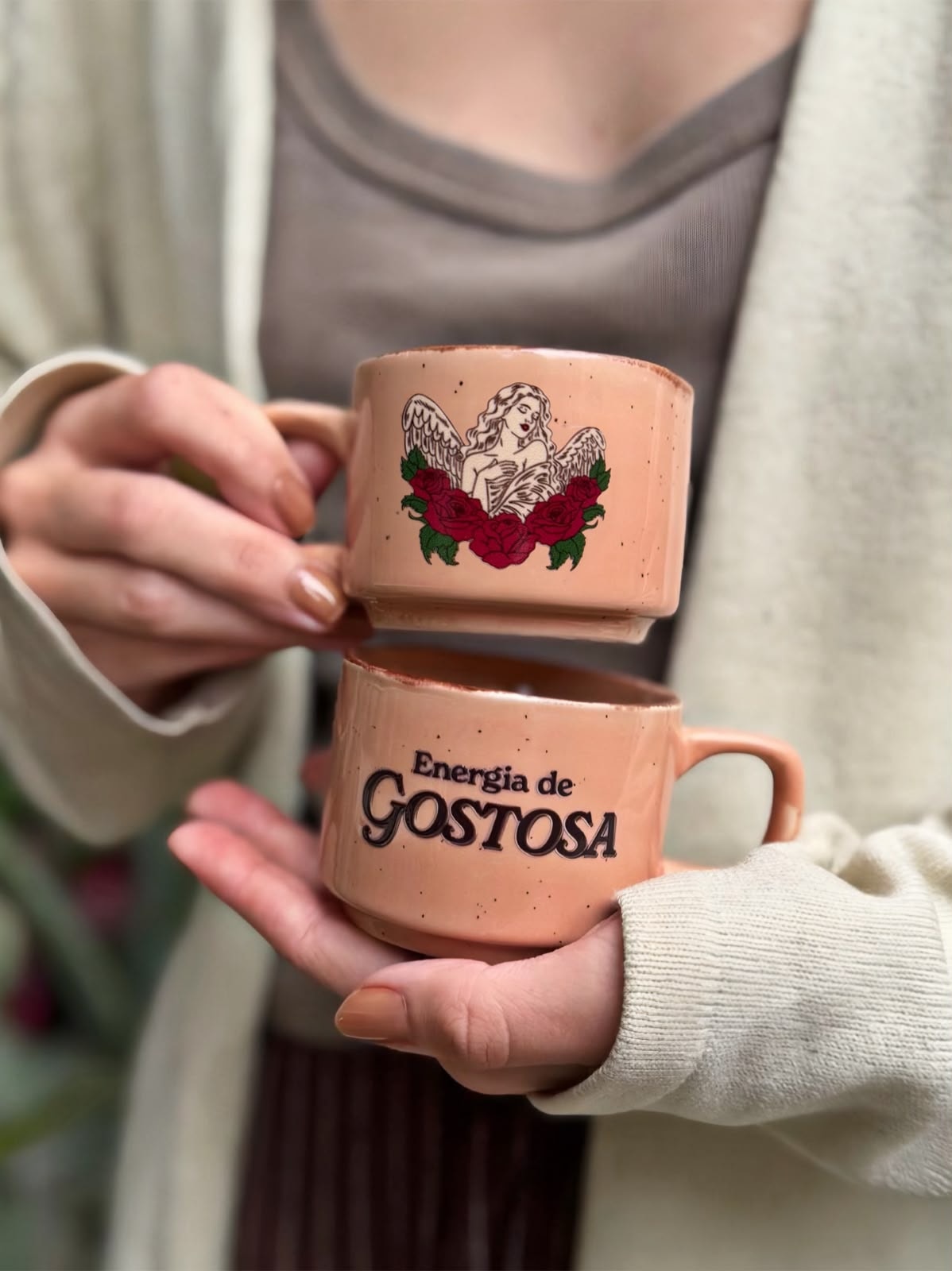 Kit 2 Xícaras Xodó Rosa - Energia de Gostosa - 140ml — imagem 1