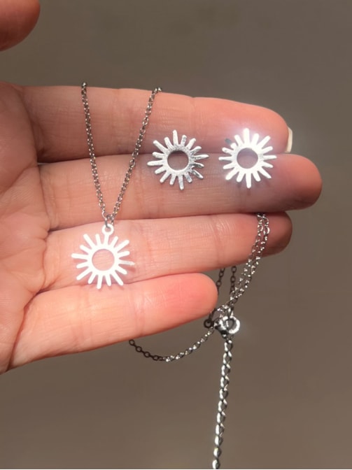 Kit Colar e Brincos Sol - Aço Hipoalergênico