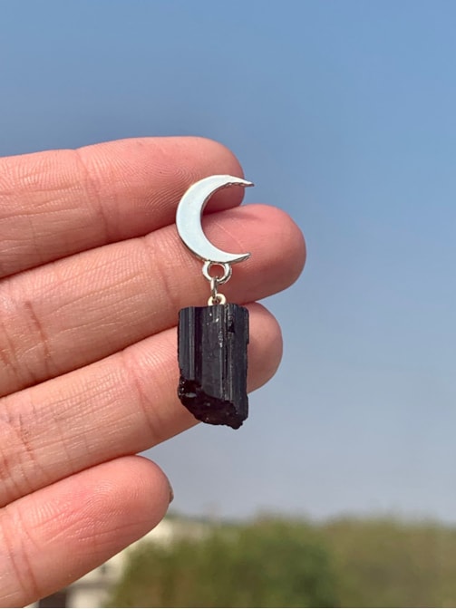 Par de Brincos Lua Wicca com Turmalina