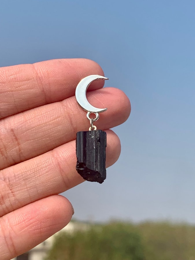 Par de Brincos Lua Wicca com Turmalina — imagem 1