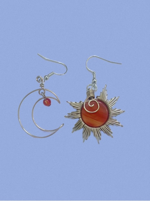 Par de Brincos Sol e Lua - Ágata de Fogo