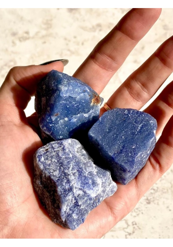 Pedra Bruta Quartzo Azul - Comunicação e Tranquilidade
