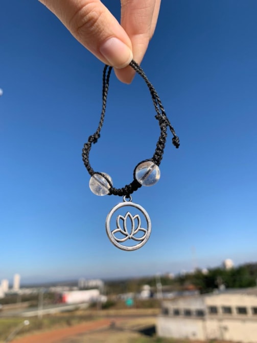 Pulseira Cristal com Flor de Lótus Vazada