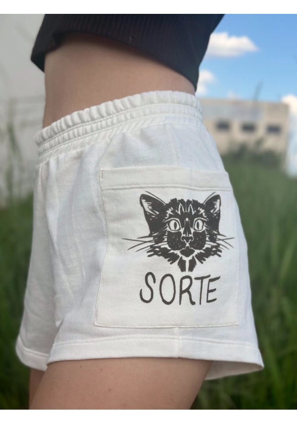 Short Moletom Gato Atrai Sorte - Off-White